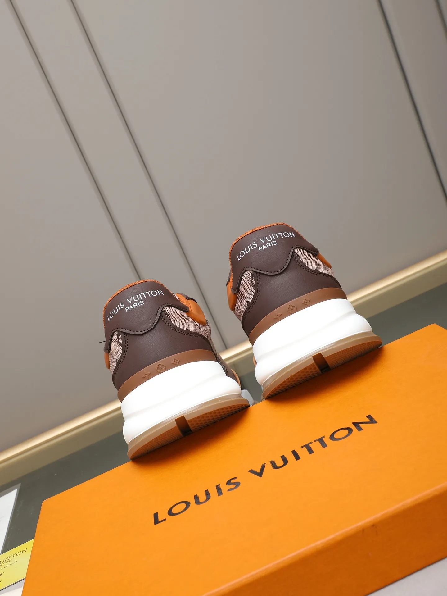 Men's shoes 💰460 Brand: LOUIS VUITTON Louis Vuitton LV Size: 38 39 40 41 42 43 44 (45 customized) Fabric: original cowhide cowhide 🔸Inside of: mesh 🔺Sole: counter foam outsole